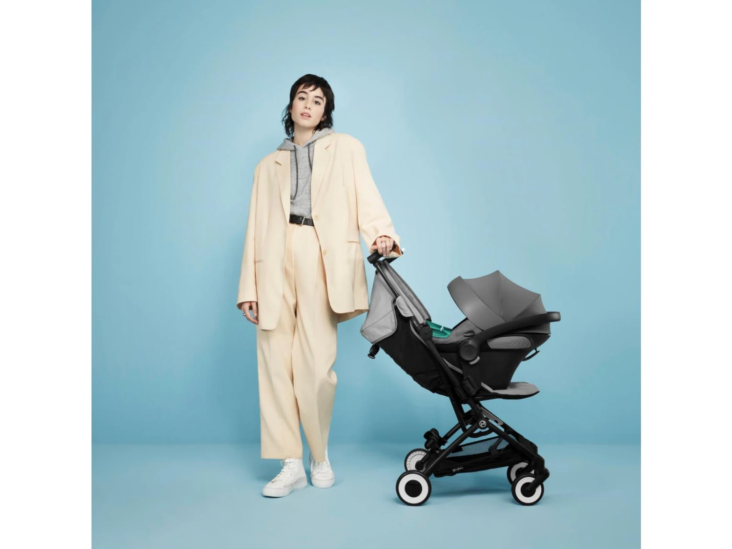 CYBEX 522003719 - Poussette Ultra Compacte Libelle Incl Coque Auto Siège Auto Aton S2 I-SIZE - Moon Black 2 CYBEX 522003719 - Poussette Ultra Compacte Libelle Incl Coque Auto Siège Auto Aton S2 I-SIZE - Moon Black – Image 2